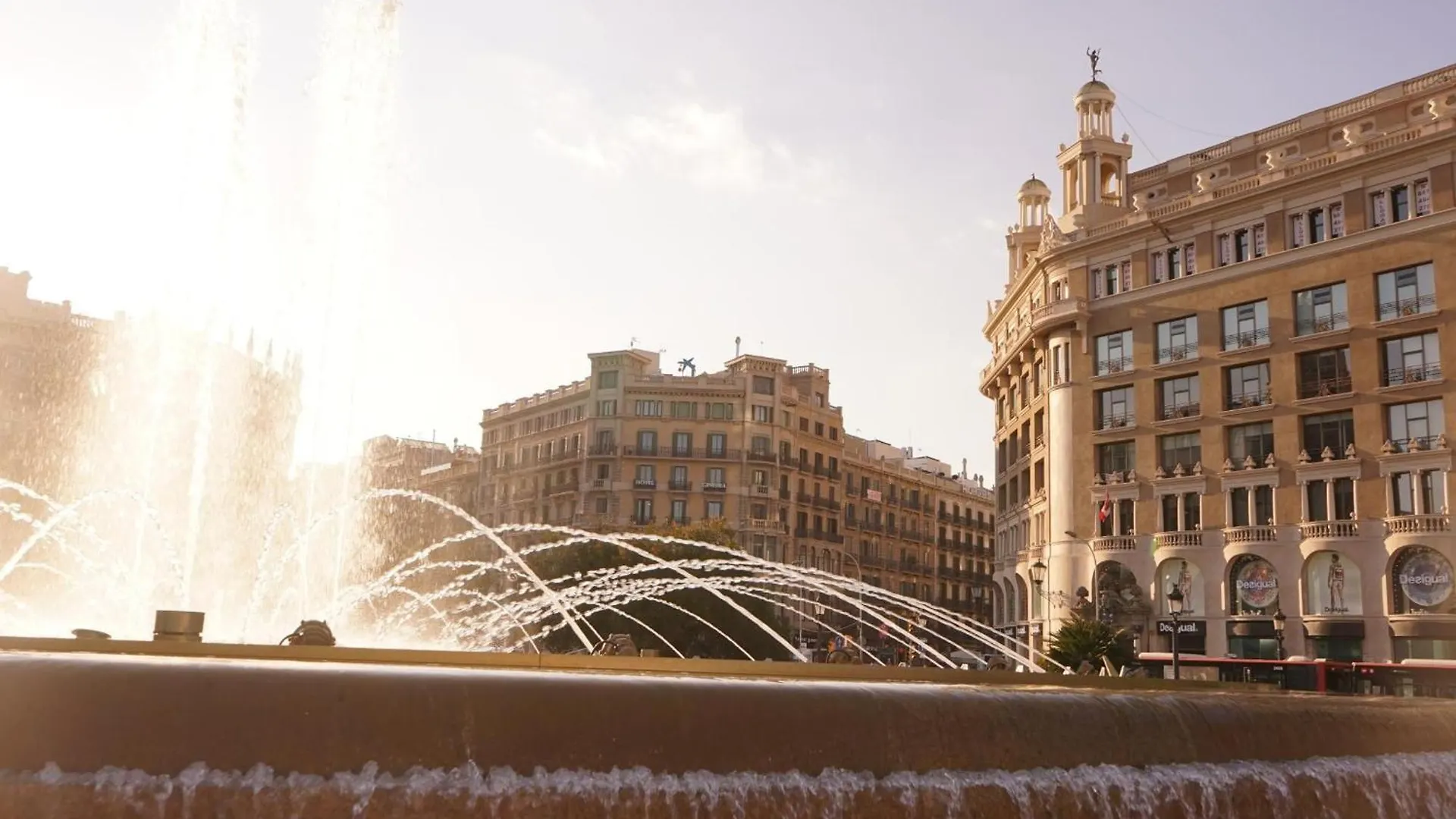 Apartamento Con Terraza Privada Y Wifi En El Corazon De Barcelona - Es-341-5 0*,  スペイン